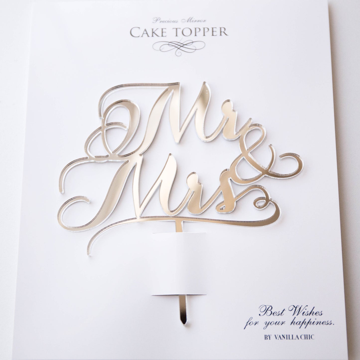 ウェディングケーキトッパー Mr & Mrs